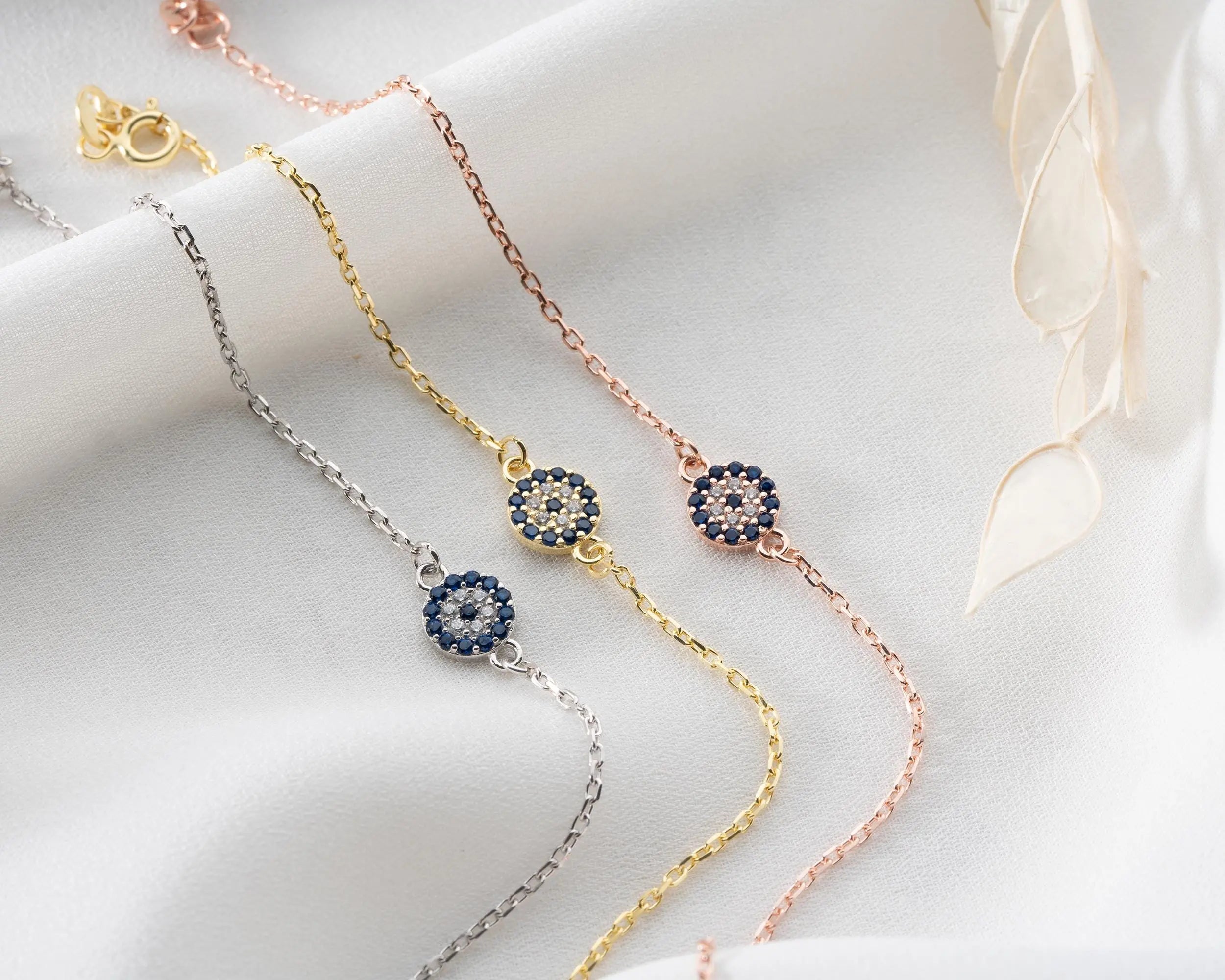 Minimalist Bracelets for Women: Elegant Everyday Bracelet Styles