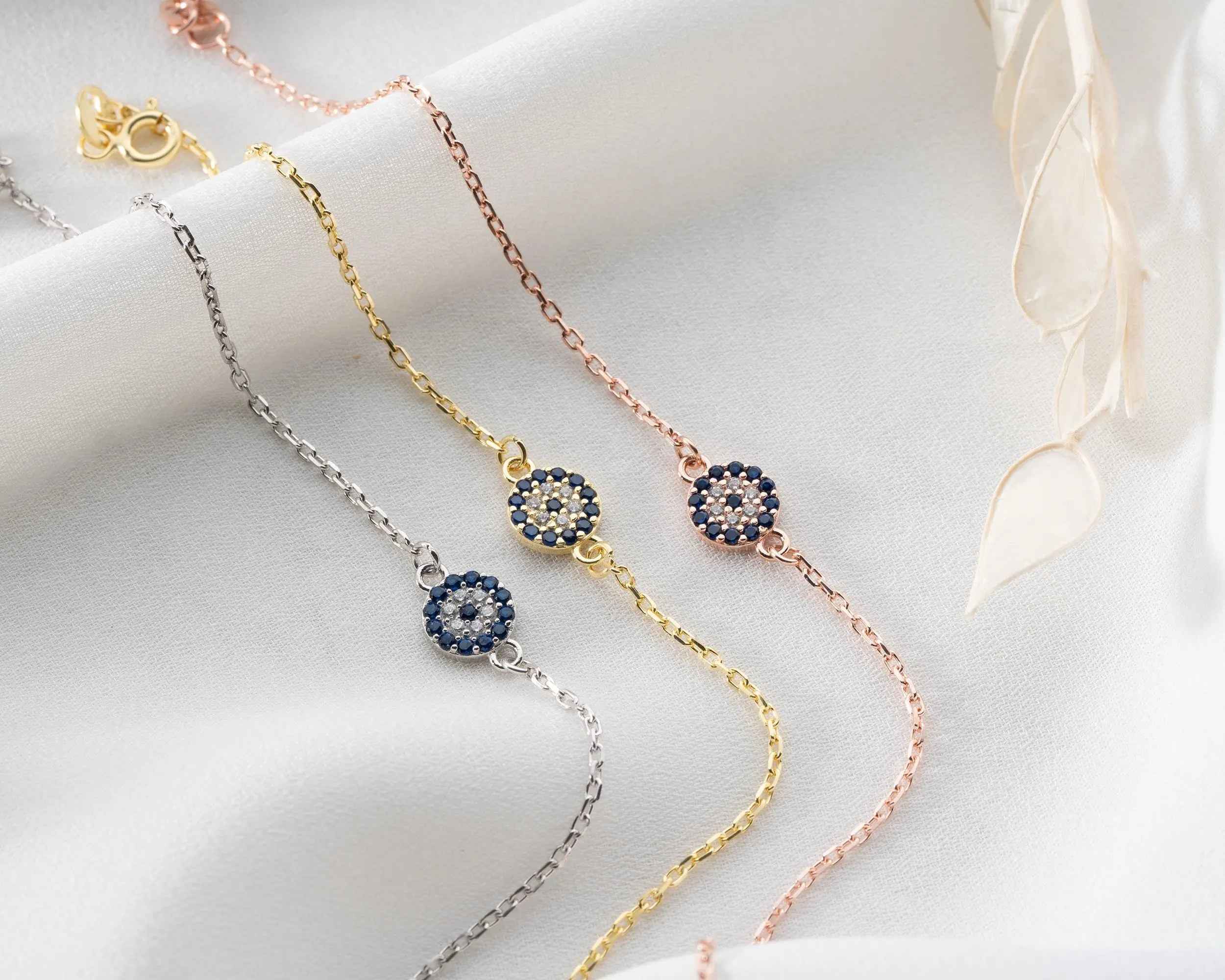 How to Choose the Perfect Bracelet for Women: Elegant Jewelry for Everyday Style