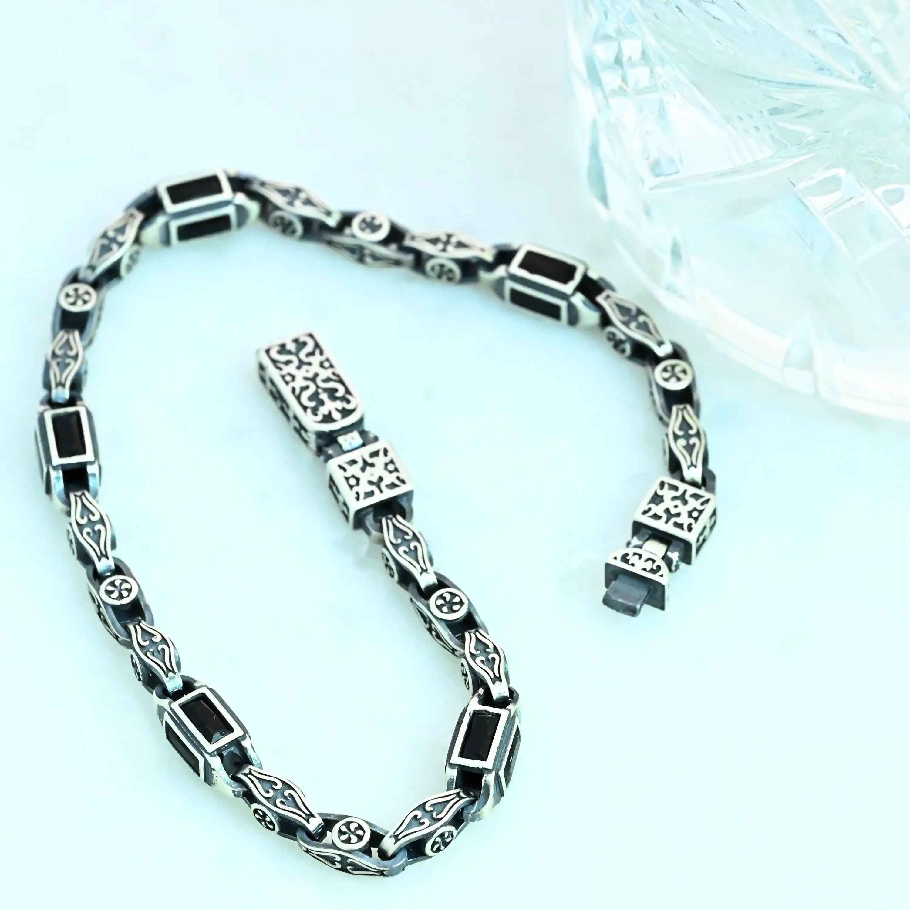 Sterling Silver Men's Bracelet: Black Zircon Vintage Link Design