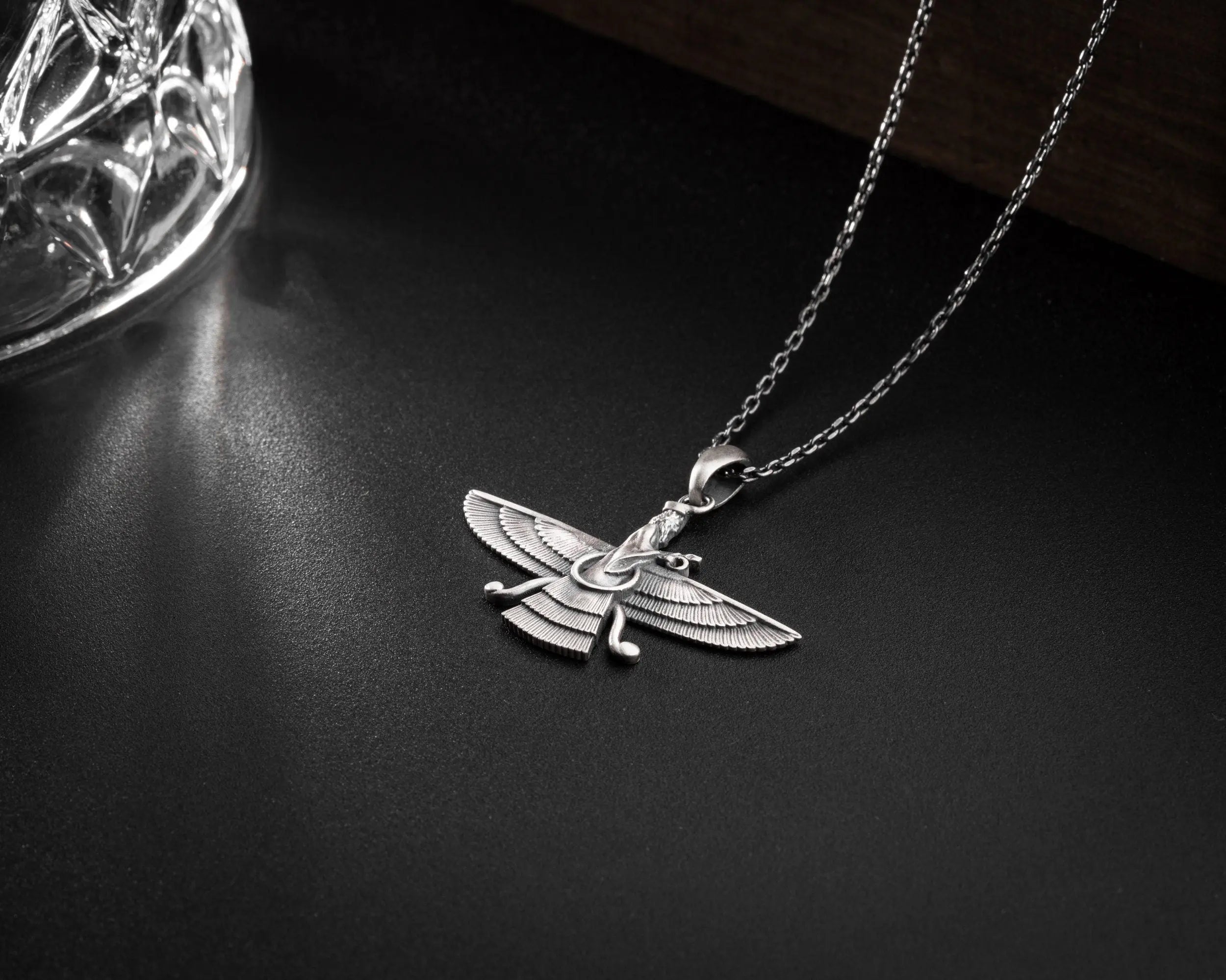 Collier Ahura Mazda en argent sterling : Pendentif Faravahar zoroastrien