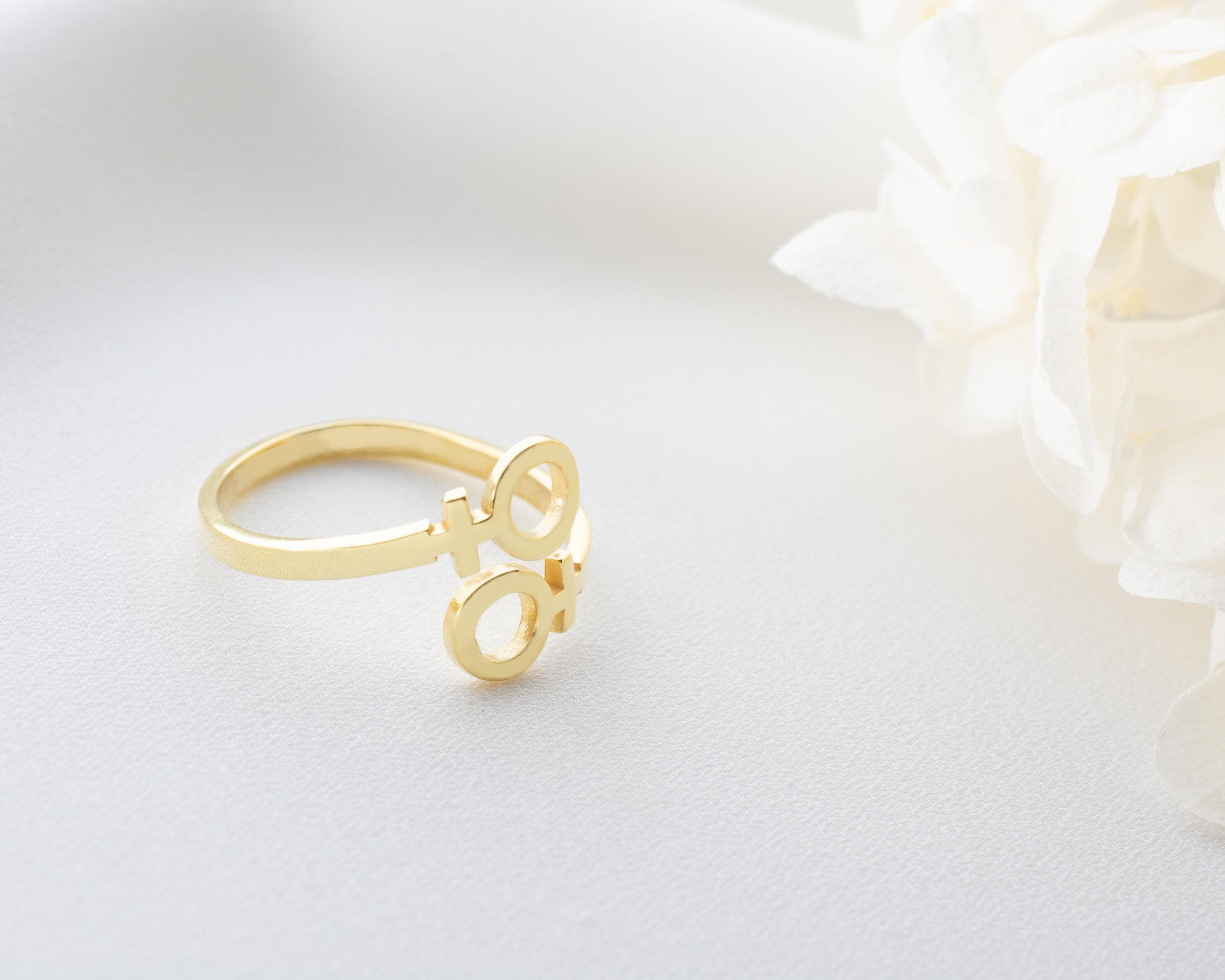 Bague Double Vénus en Or Massif : Bijou de Fierté Lesbienne