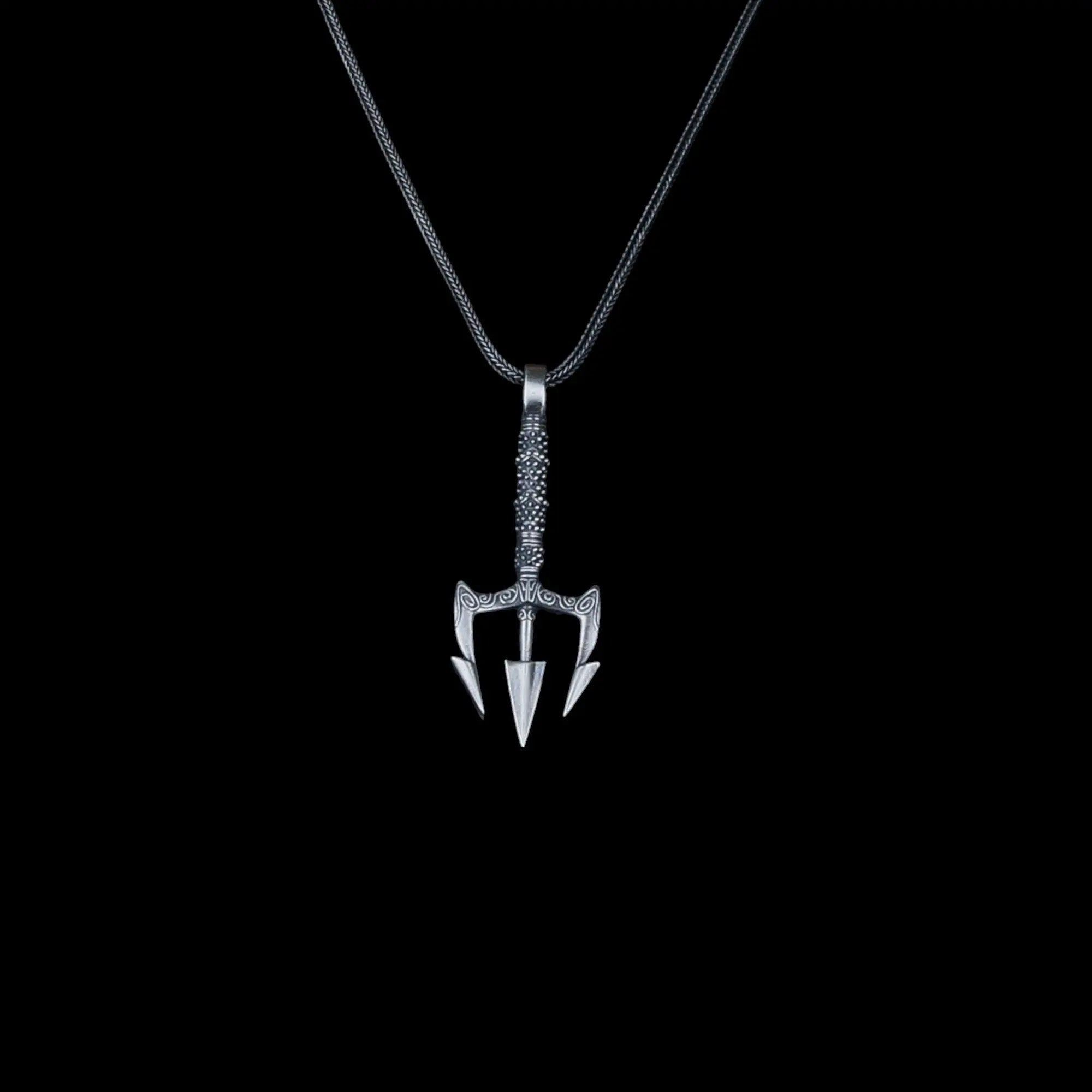 Collier Trident en Argent Sterling Oxydé : Pendentif Lance de Poséidon