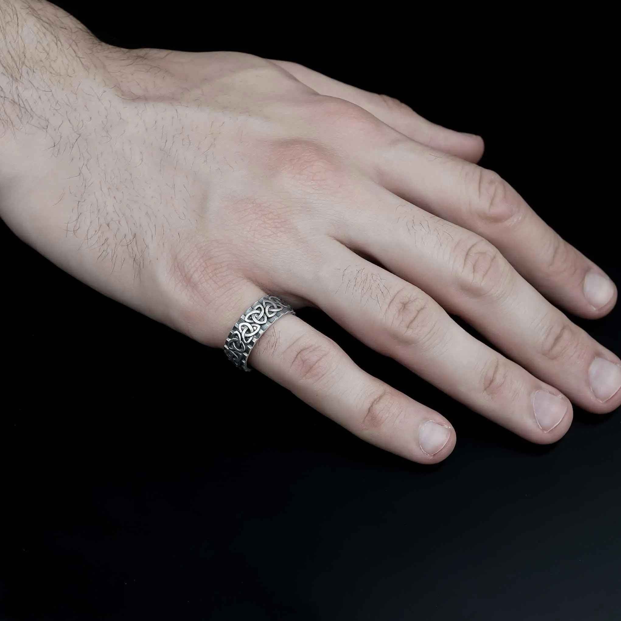 Sterling Silver Trinity Knot Ring: Celtic Band Jewelry