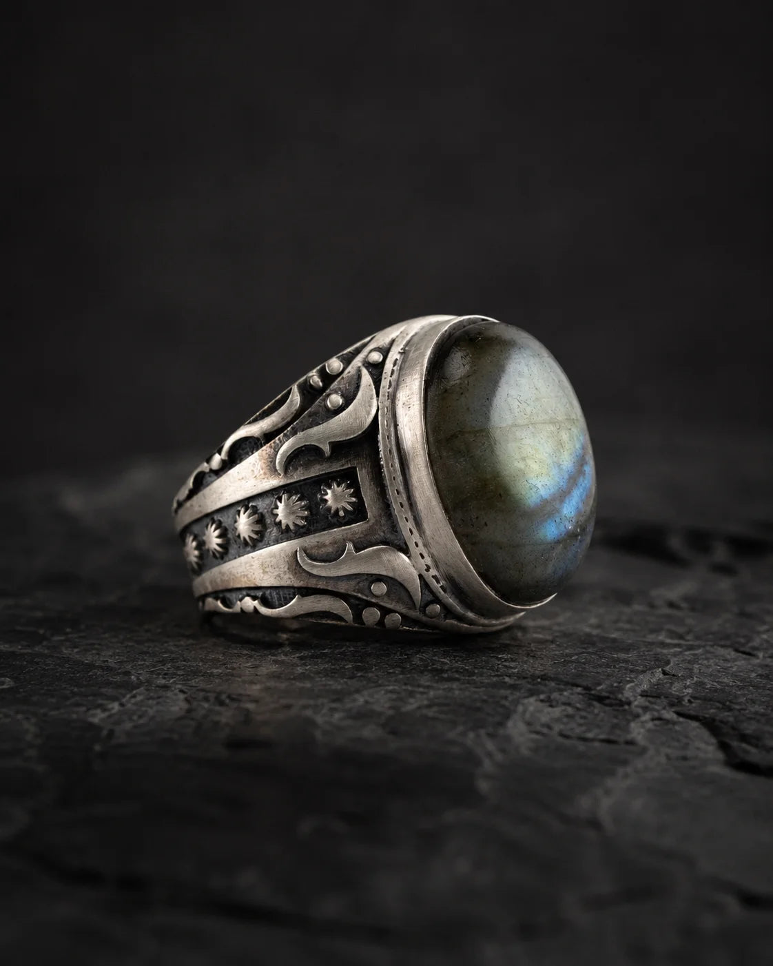 Labradorite Oval Relief Motif Ring  Ring Charmora Jewelry
