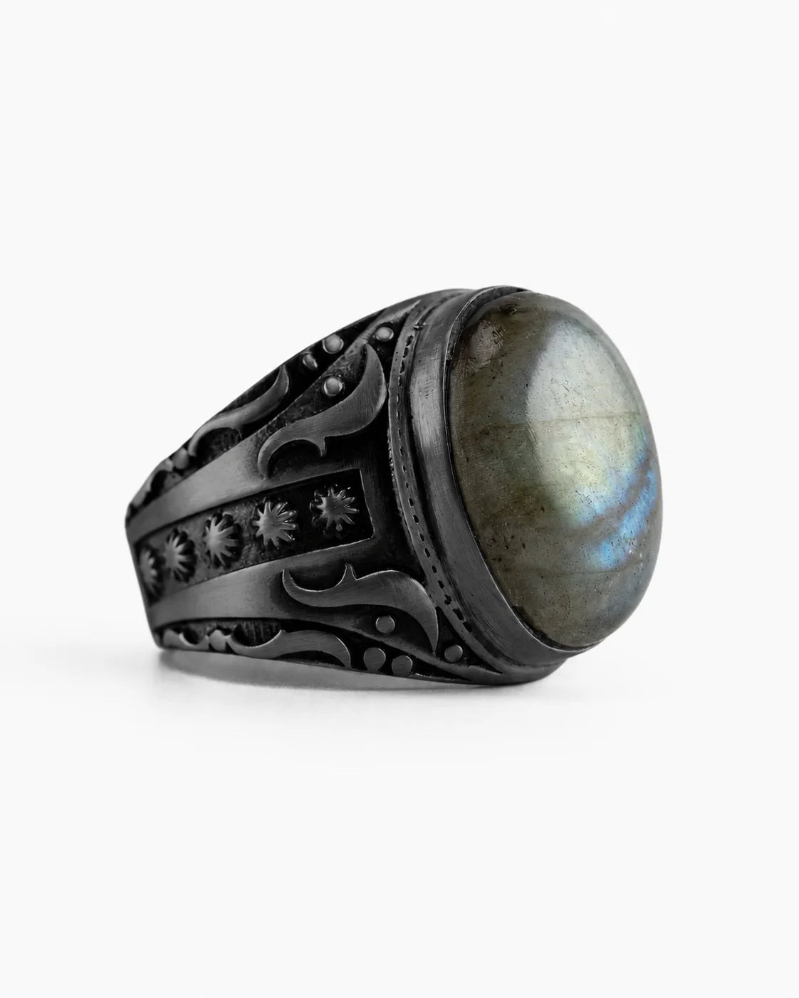Labradorite Oval Relief Motif Ring  Ring Charmora Jewelry