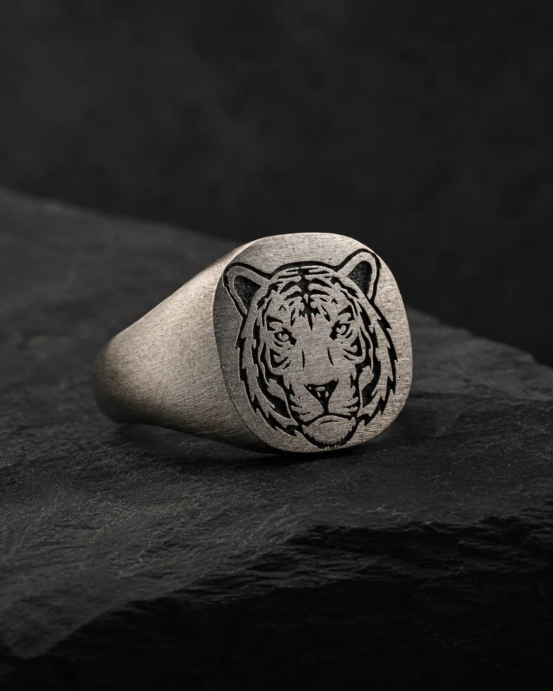 Tiger Relief Motif Signet Ring  Ring Charmora Jewelry