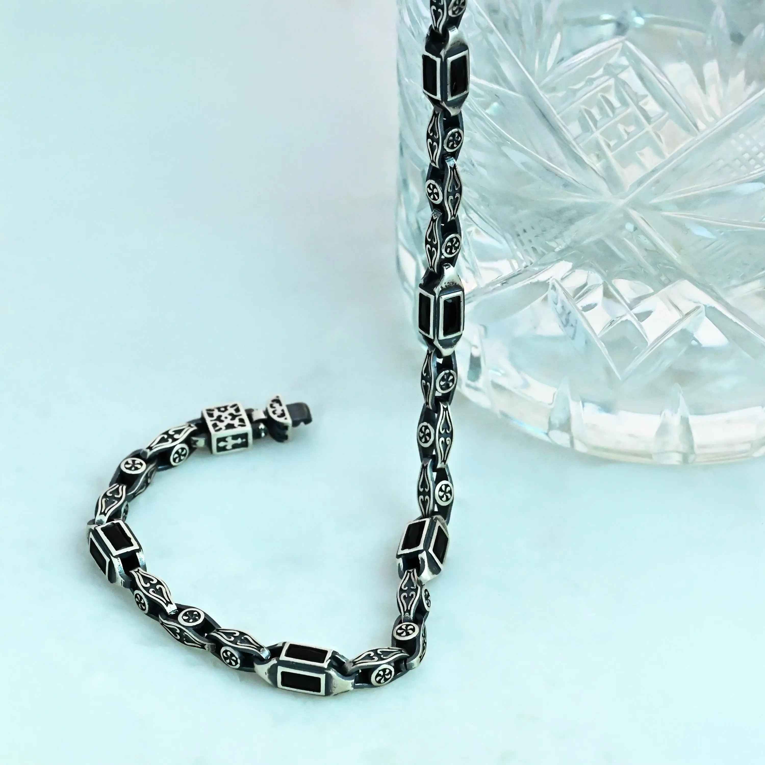 Sterling Silver Men's Bracelet: Black Zircon Vintage Link Design