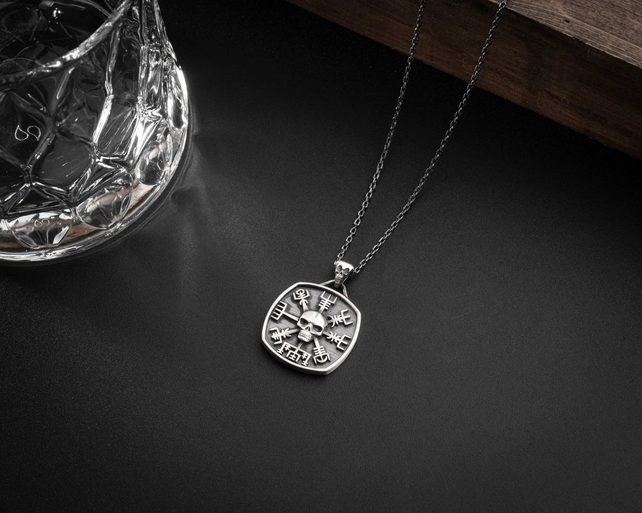 Collier Crâne Vegvisir Viking en Argent Sterling : Bijoux Nordiques