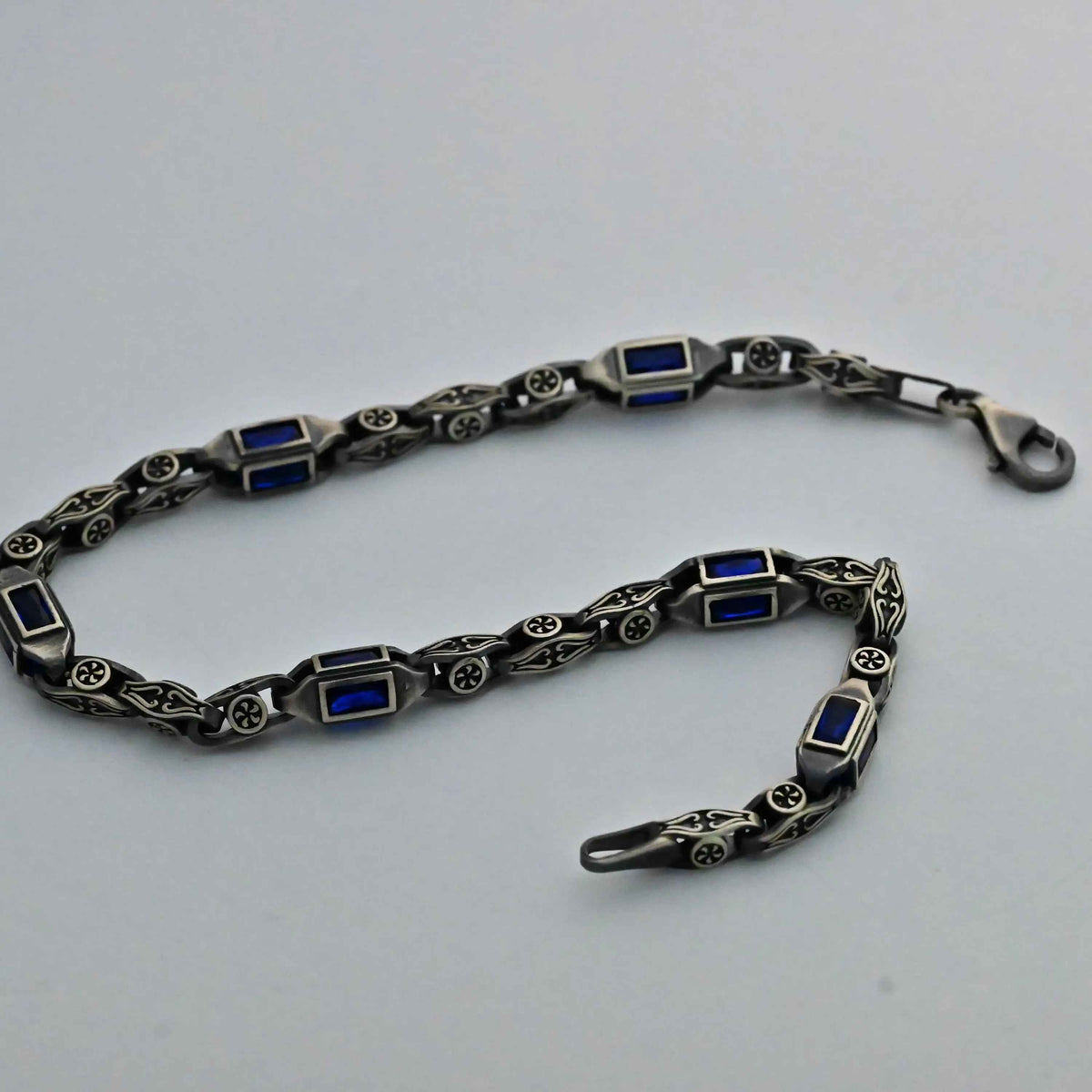 Sterling Silver Men's Bracelet: Blue Zircon Vintage Link Design