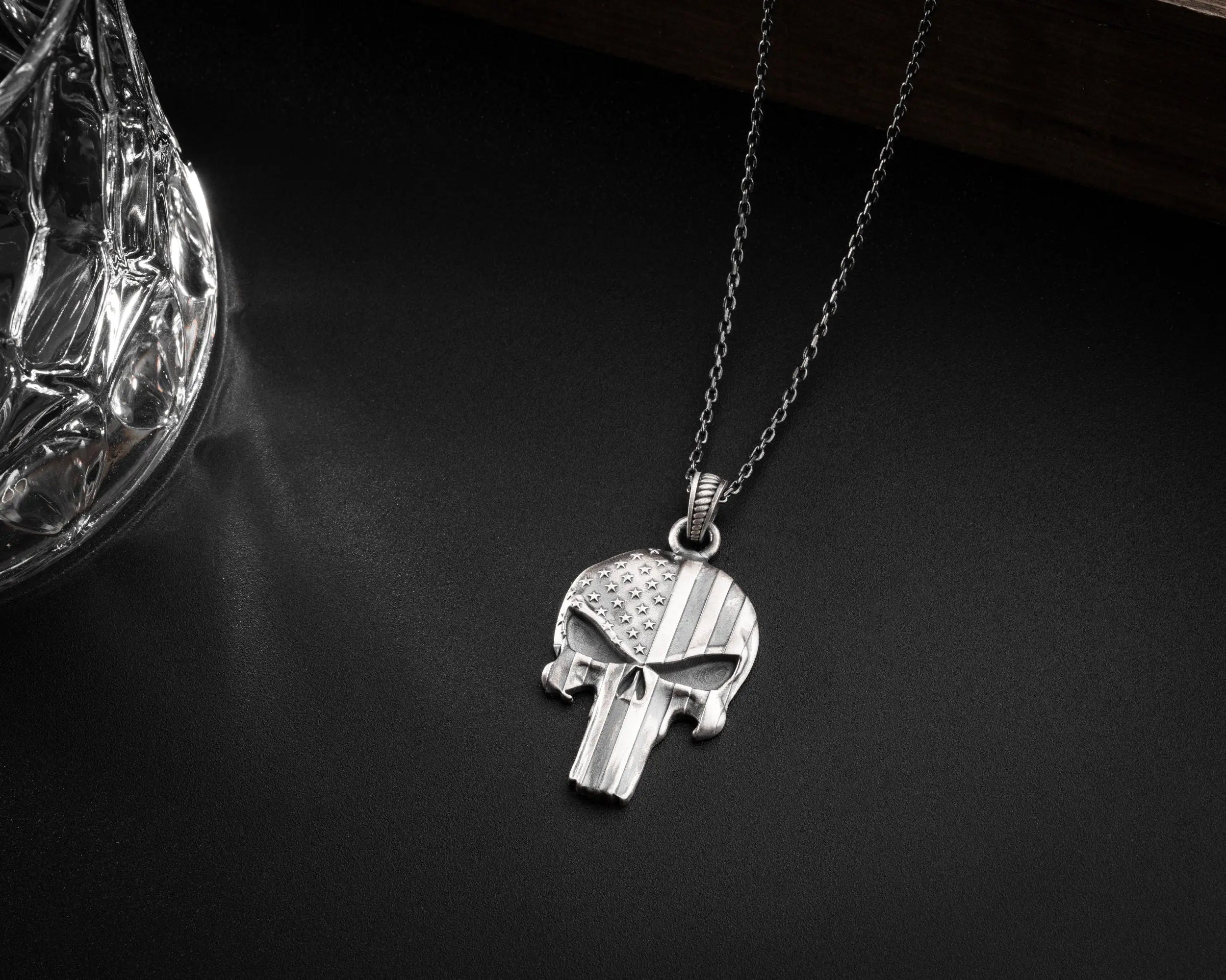 Pendentif Crâne Drapeau Américain en Argent Sterling - Collier Gothique Fait Main