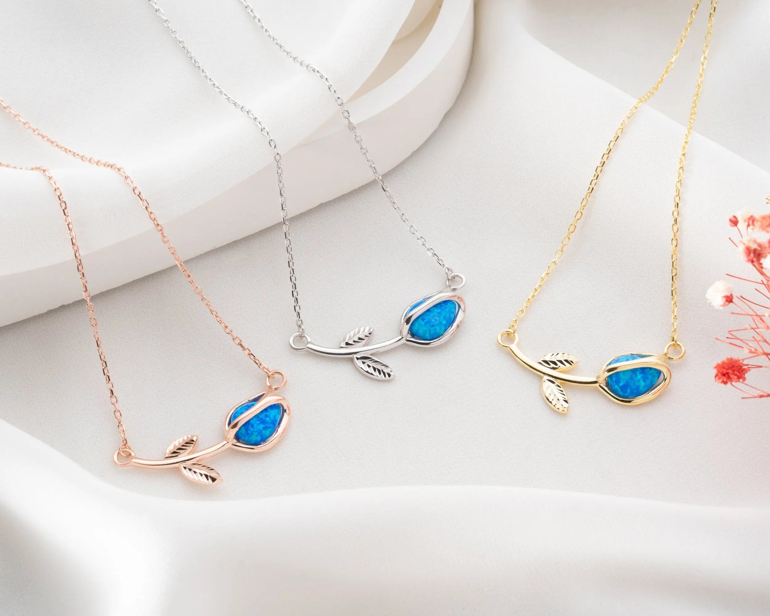 Collier Tulipe Opale Bleue : Pendentif en Argent Sterling 925