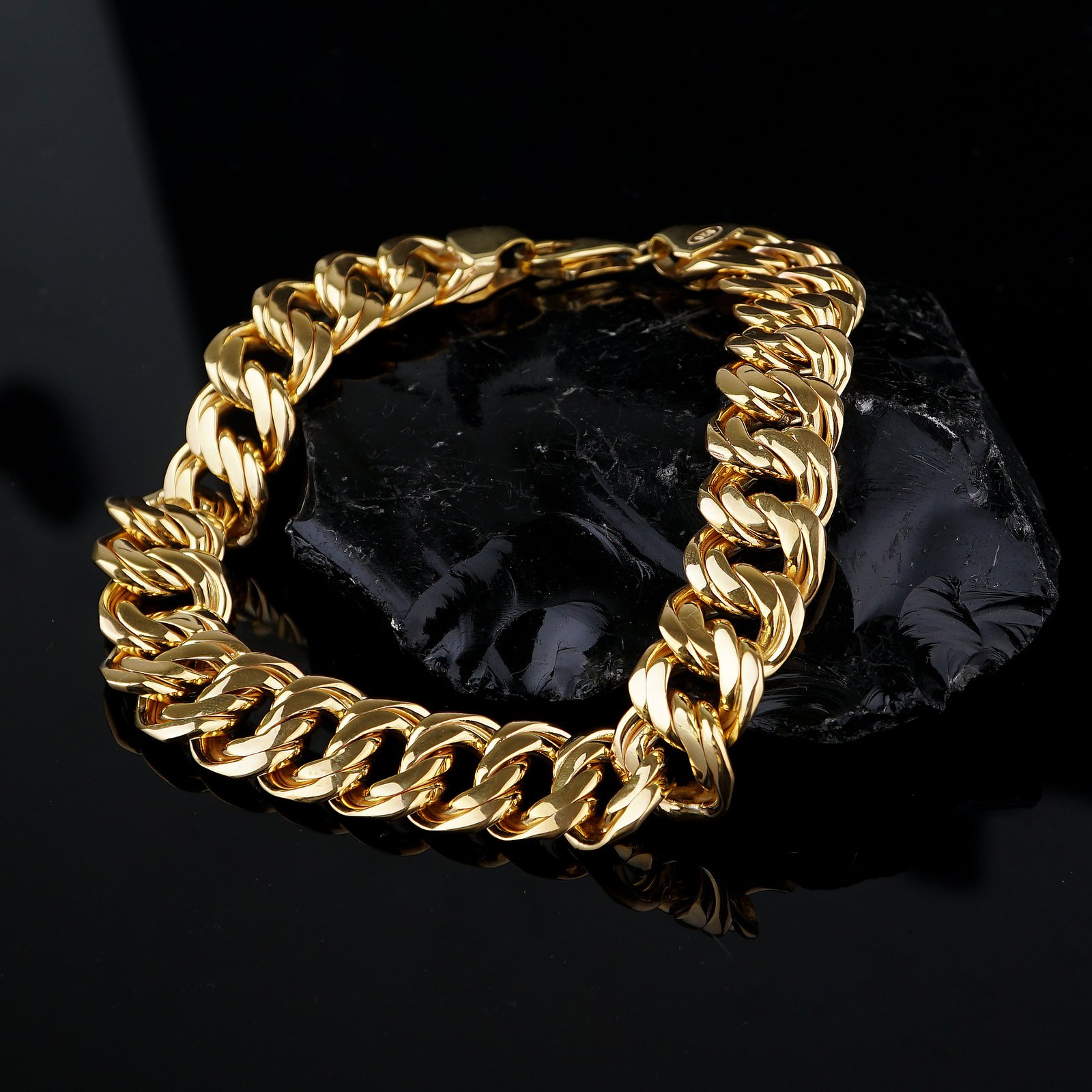 gold cuban chain bracelet main image