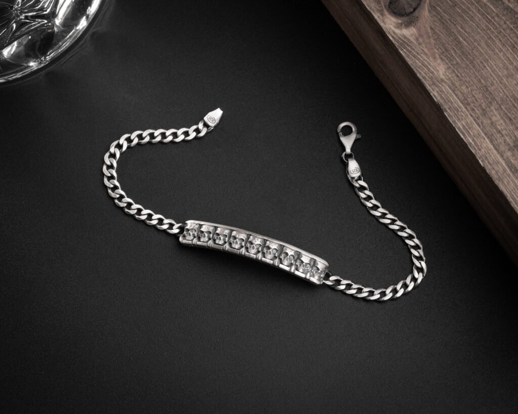 skull pattern engraved silver chain bracelet main image