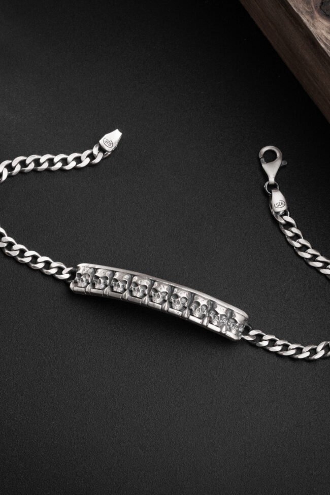skull pattern engraved silver chain bracelet main image