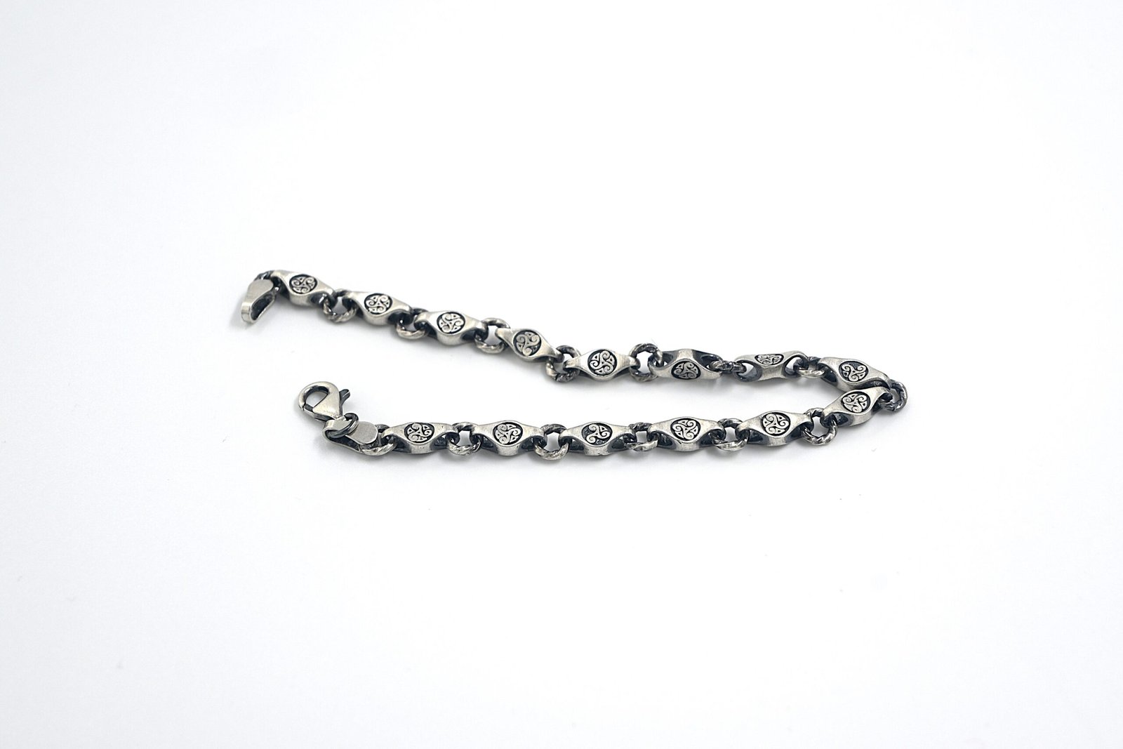 Tribal Oval Link Sterling Silver Bracelet - Image 3