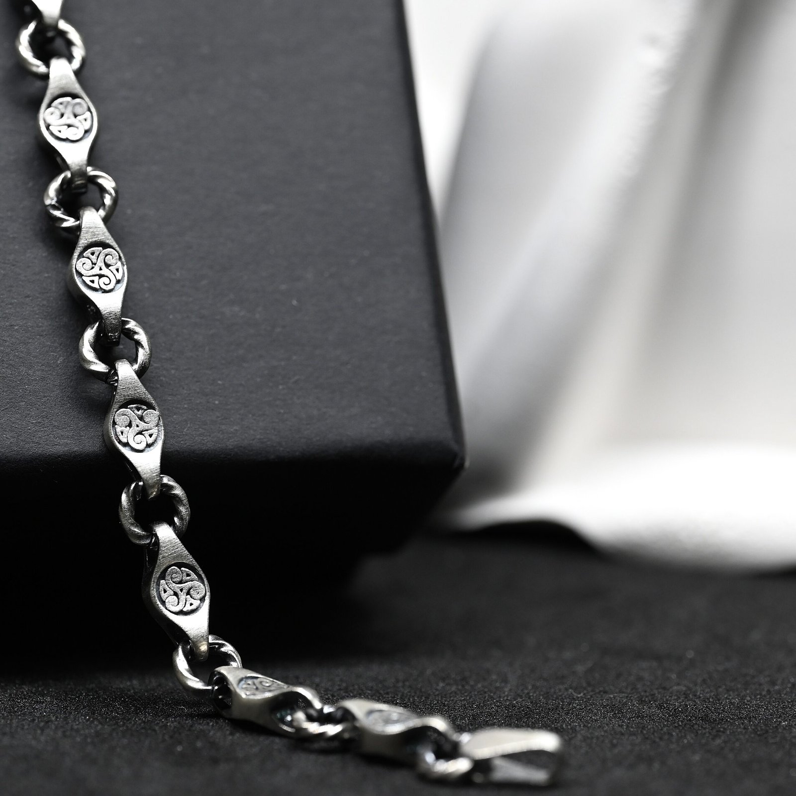 Tribal Oval Link Sterling Silver Bracelet - Image 5