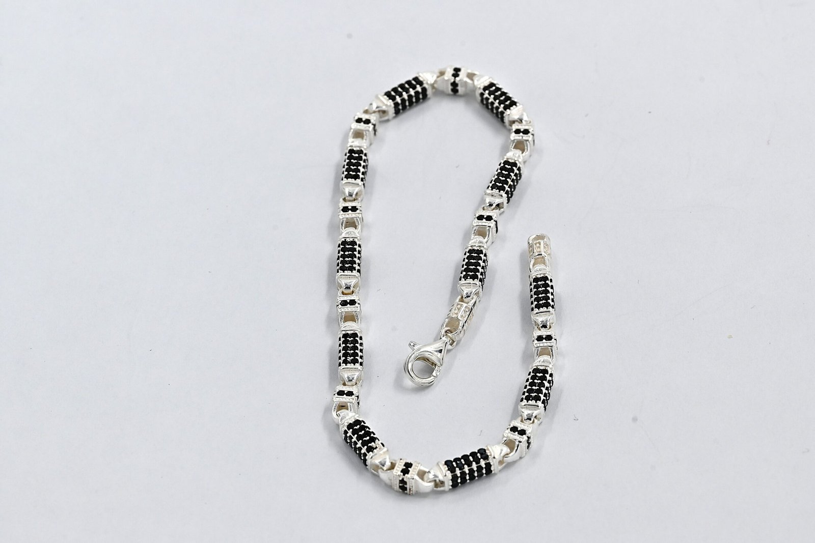 Black Accented Heavy Link Sterling Silver Bracelet - Image 3