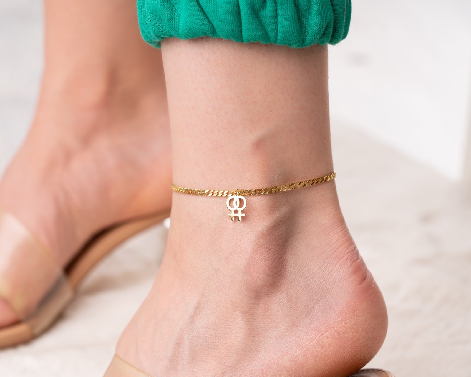 Gold-Plated Double Female Symbol Anklet - Image 4
