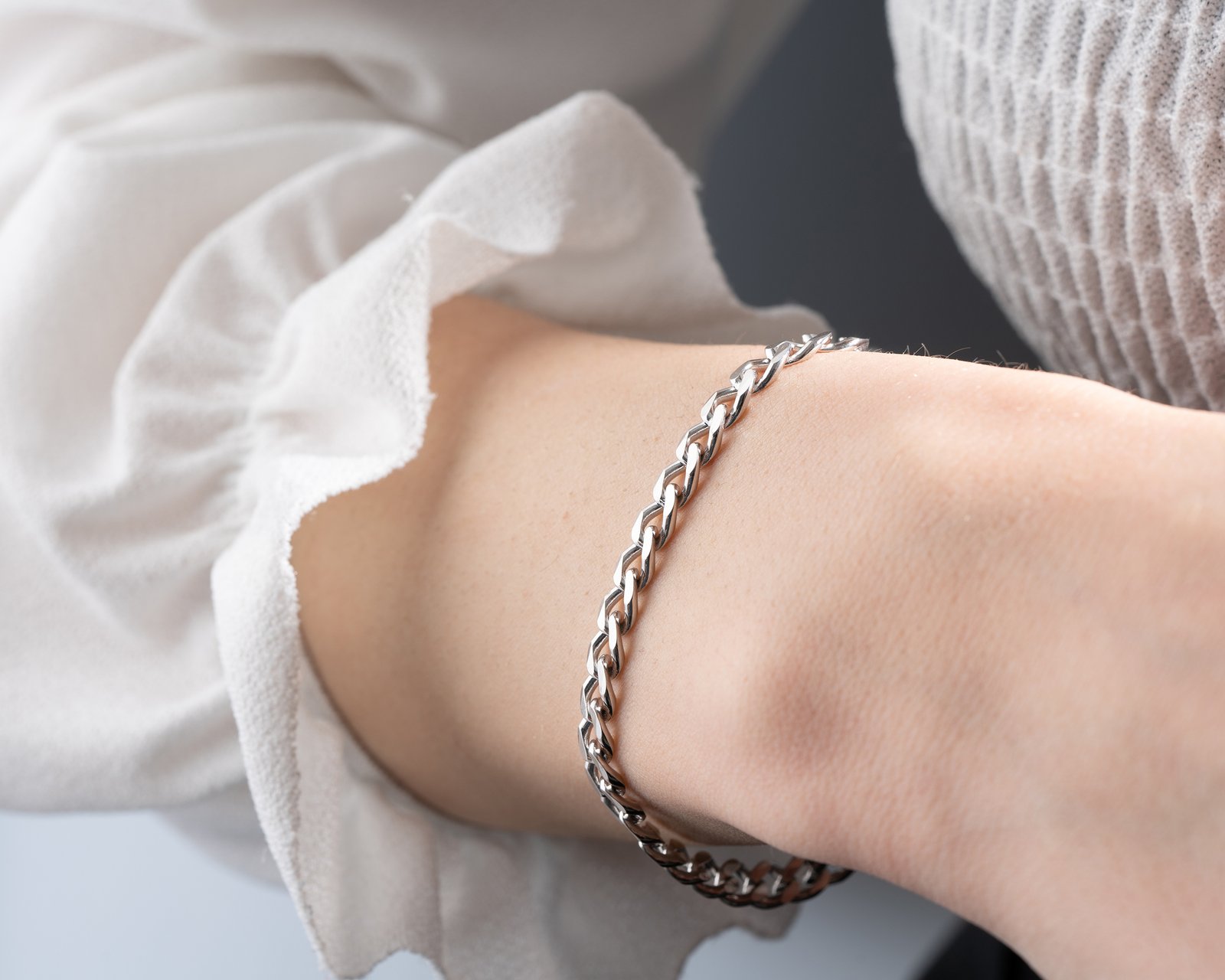 Classic Gold Chain Bracelet - Image 7