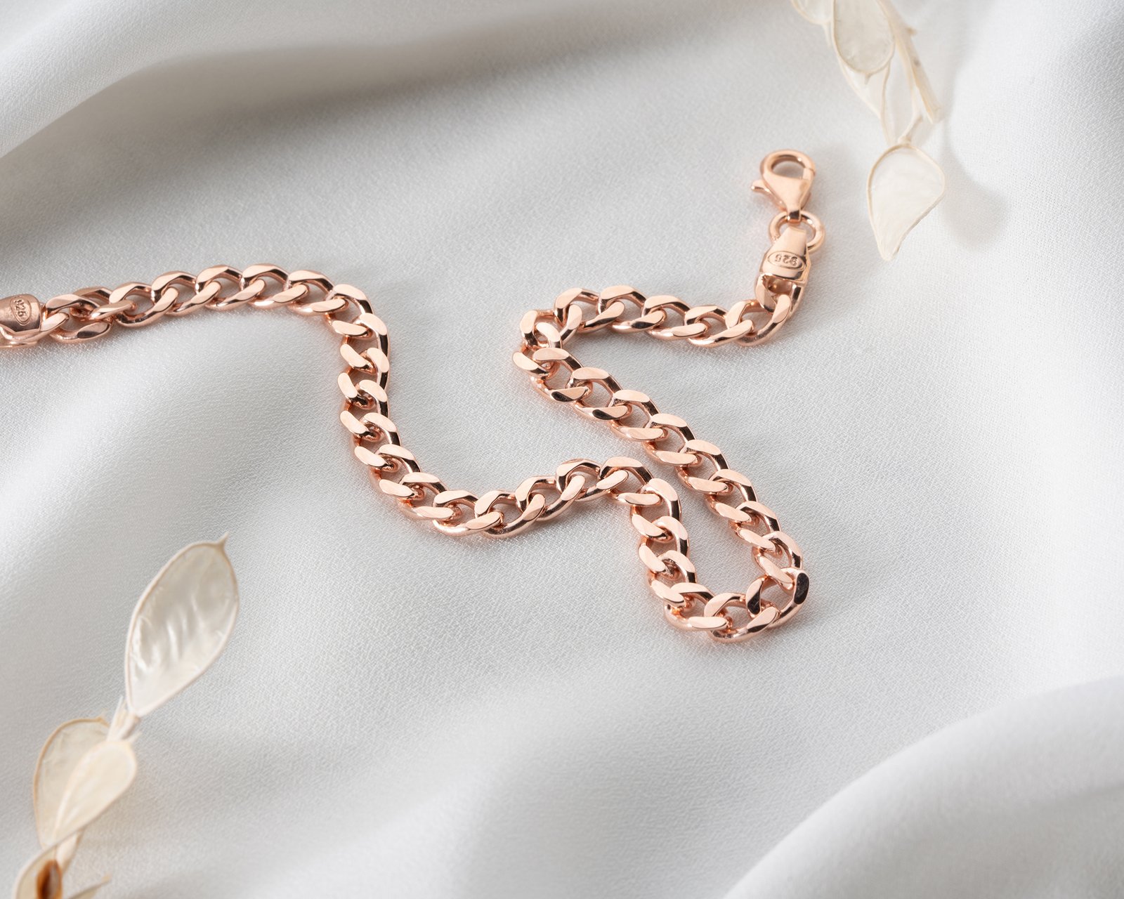 Classic Gold Chain Bracelet - Image 8