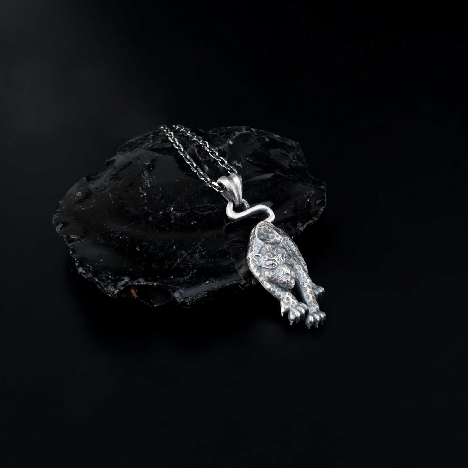 Panther Predator Necklace - Image 2