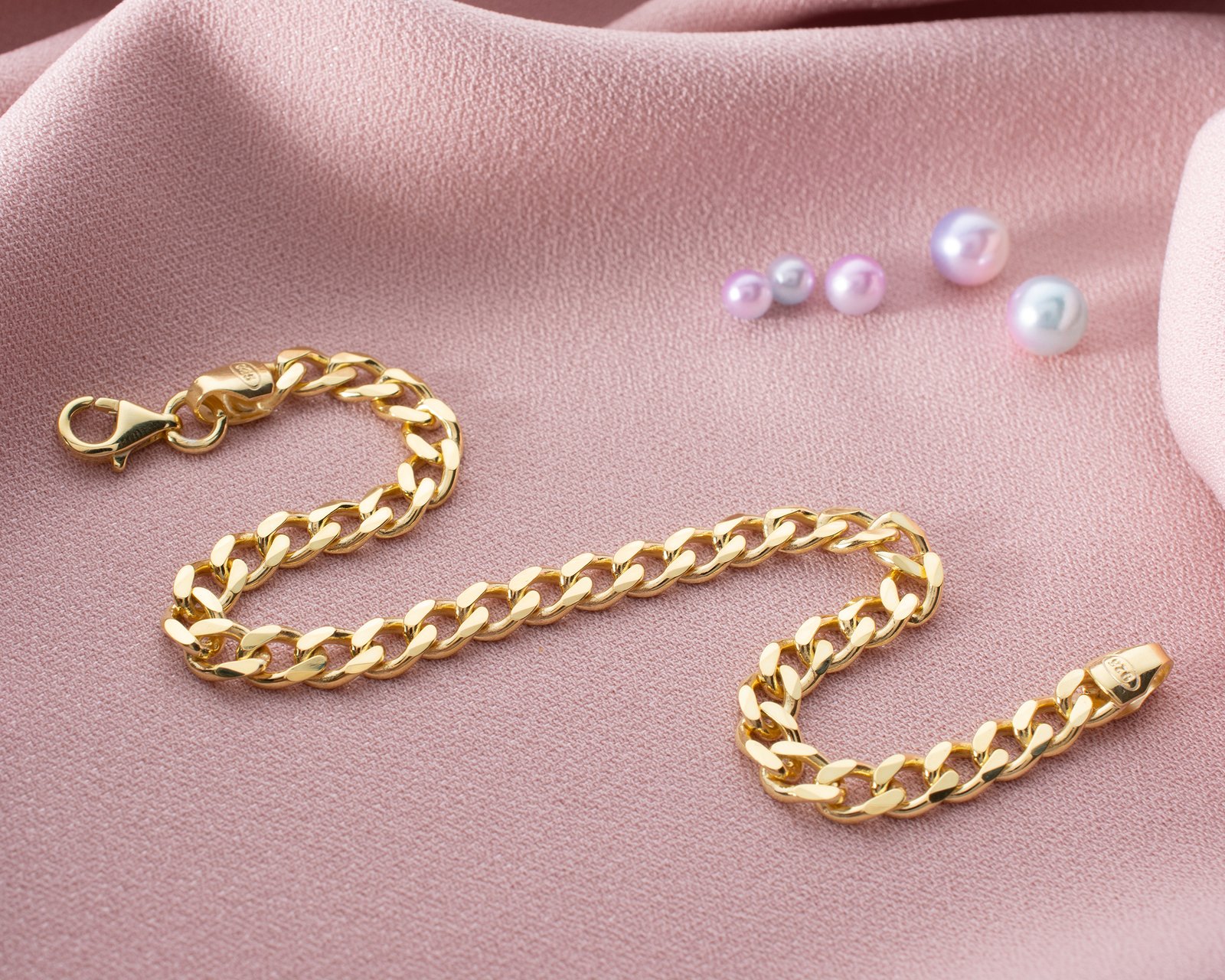 Classic Gold Chain Bracelet - Image 10