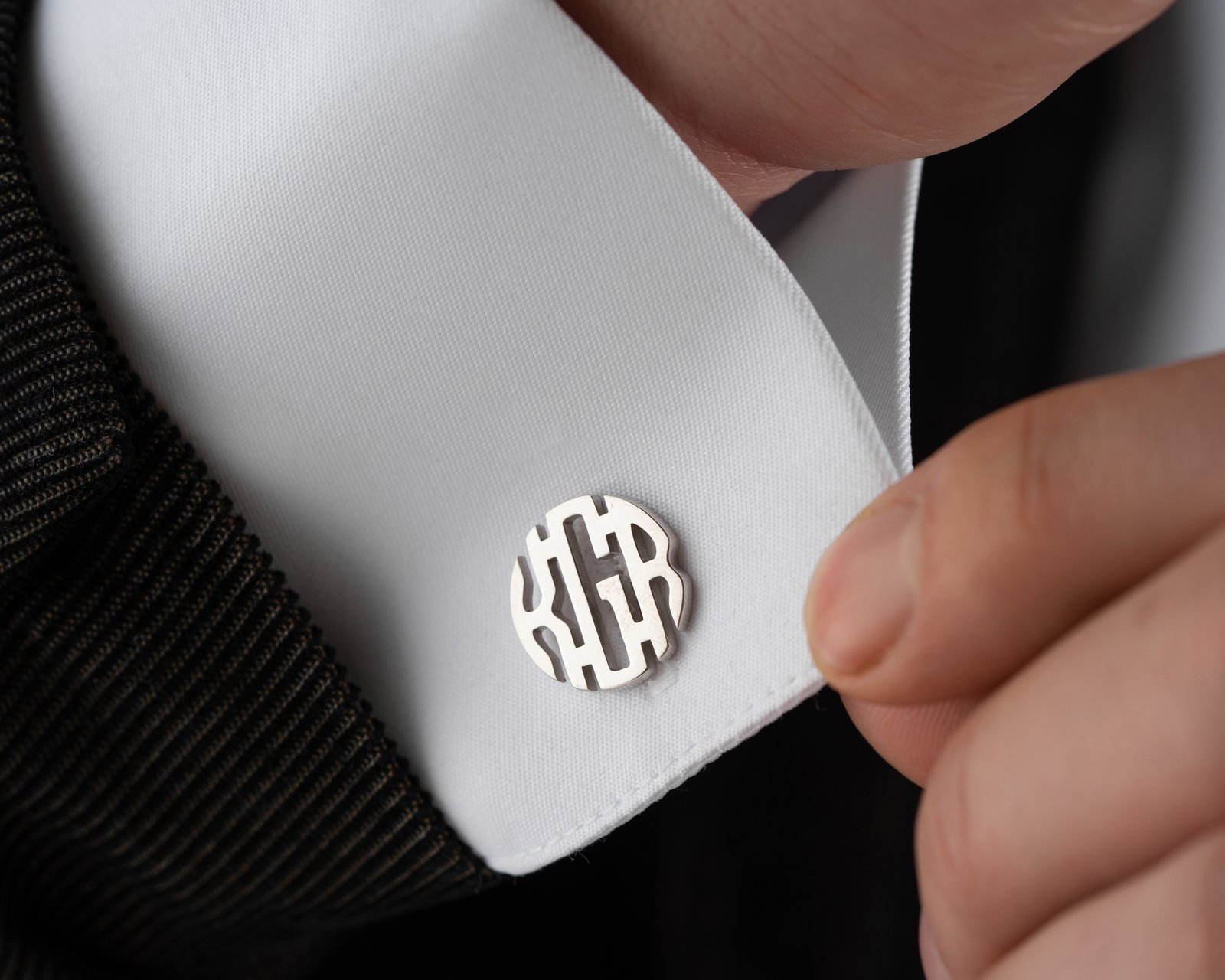 Personalized Men's Cufflinks Round Monogram Design Polished Silver - Image 6