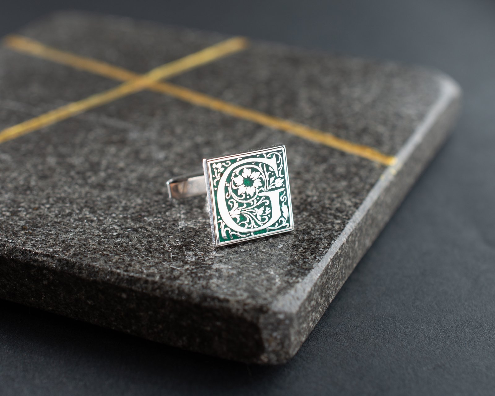 Personalized Men's Cufflinks Ornamental Letter Frame Polished Silver - Image 5