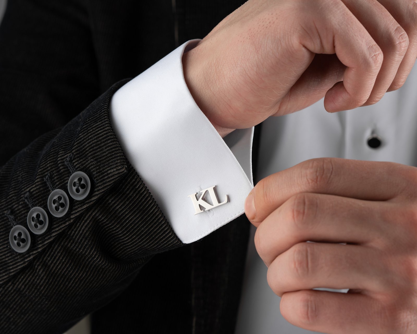 Personalized Men's Cufflinks Minimal Letter Design Polished Silver - Image 3